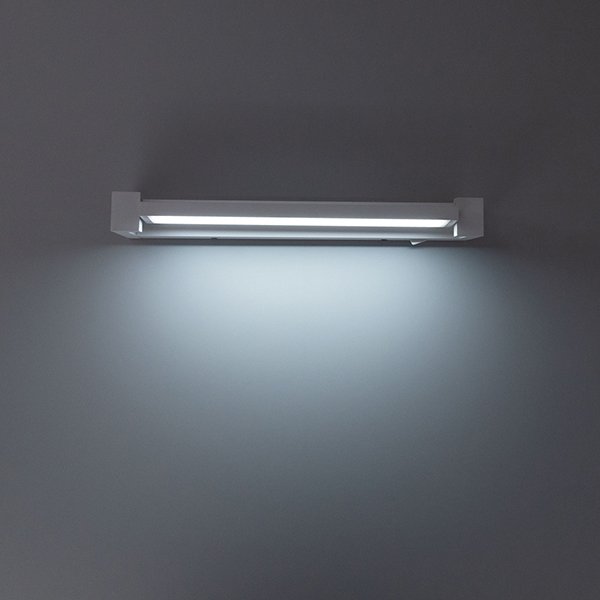 Настенный светильник Citilux Визор CL708240N, арматура белая, плафон полимер белый, 40х9 см