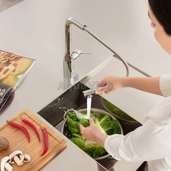 Смеситель Grohe Essence New 30270000 для кухонной мойки с выдвижным изливом - фото 1