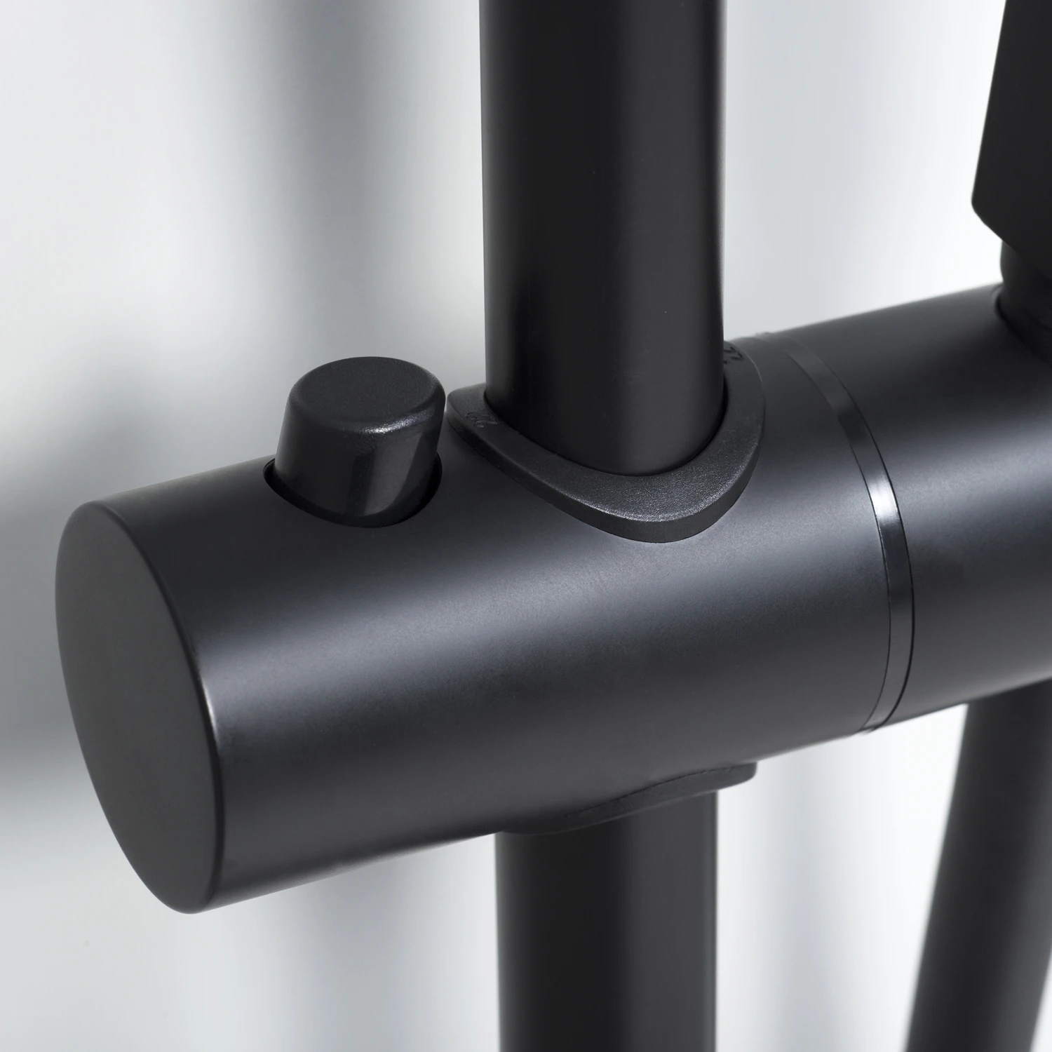 Душевая стойка WasserKRAFT A29901 Thermo, с верхним душем, термостатическим смесителем, цвет черный - фото 1